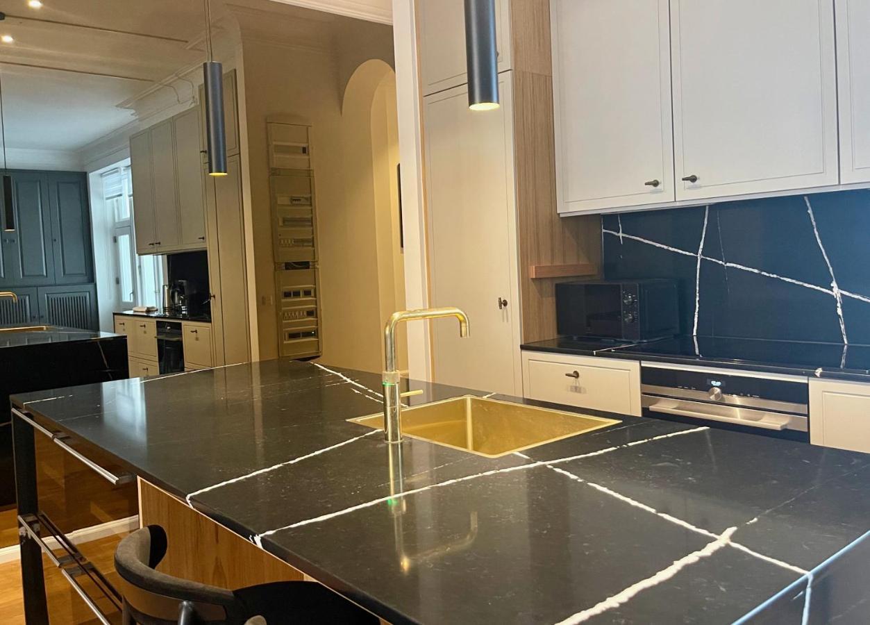 Beautiful 3 Bedroom Flat Next To The Marble Church Kopenhagen Exterior foto